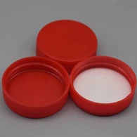 Tapón de rosca universal de polipropileno con faldón acanalado 38/400 y sellos